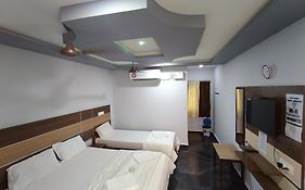 Sri Murugan Beach Paradise Hotel